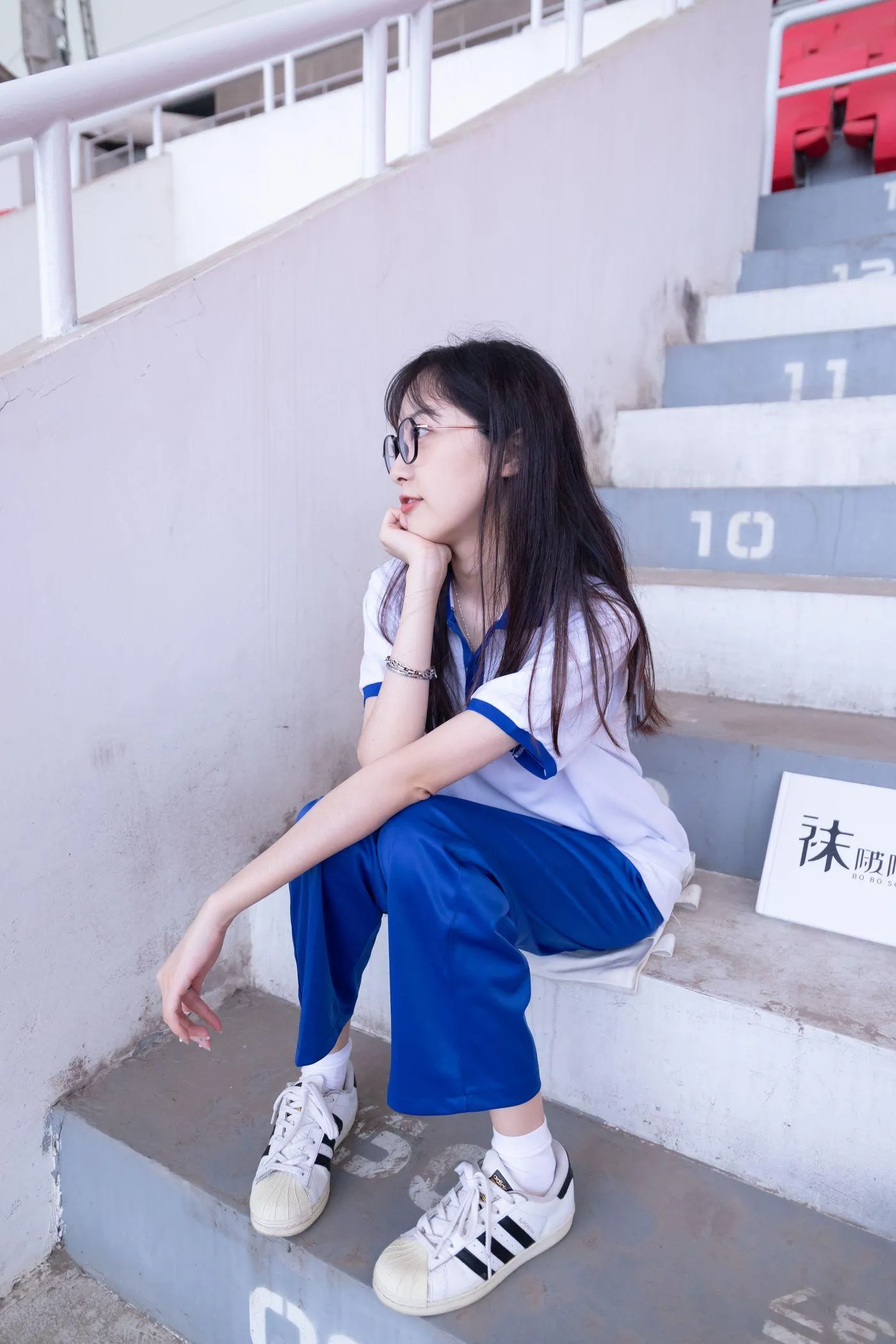 [BoBoSocks袜啵啵]NO.002 稚予-校服、贝壳头、白棉袜、裸足 [139P]插图4
